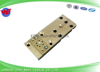 DCH9400 EDM Części X055C630G54 Dolny posiadacz matri Mitsubishi DBG4900 X262D527H01