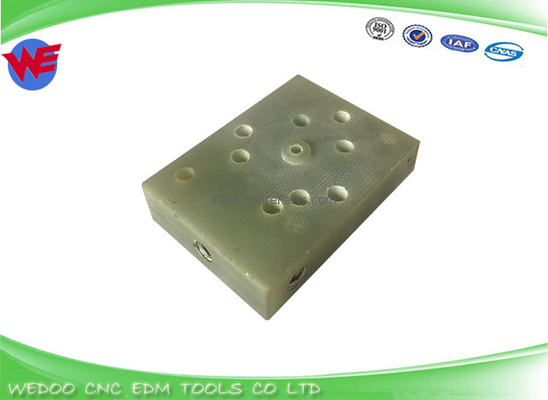 Dolna płytka izolacyjna A290-8119-Z764 Dolny blok odrzutowy Fanuc EDM Części 56x40x13