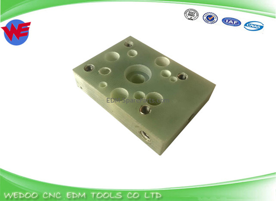 Dolna płytka izolacyjna A290-8119-Z764 Dolny blok odrzutowy Fanuc EDM Części 56x40x13