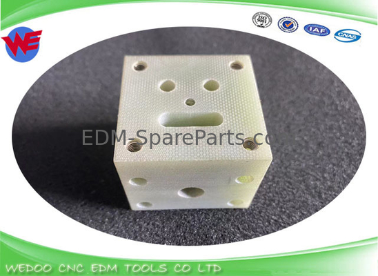 A290-8101-X509 Górna płytka izolacyjna Fanuc EDM Części A-C Seria 40*40*34