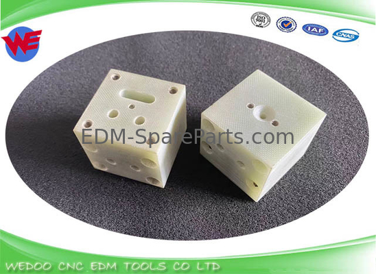 A290-8101-X509 Górna płytka izolacyjna Fanuc EDM Części A-C Seria 40*40*34