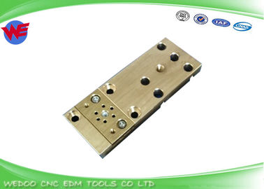 DCH9400 EDM Części X055C630G54 Dolny posiadacz matri Mitsubishi DBG4900 X262D527H01